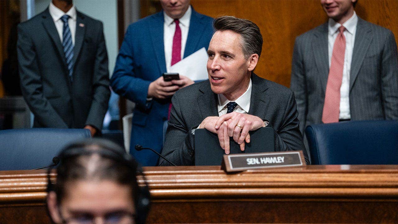 Josh Hawley broadens investigation into USPS oversight focusing on Alvarez & Marsal