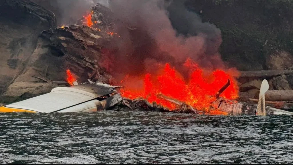 Kenmore Air seaplane makes unscheduled landing close to Sucia Island, Washington