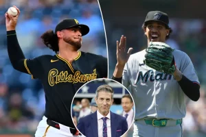 Kevin Burkhardt reacts strongly after another pitcher is removed during a perfect game: 'What are we doing'