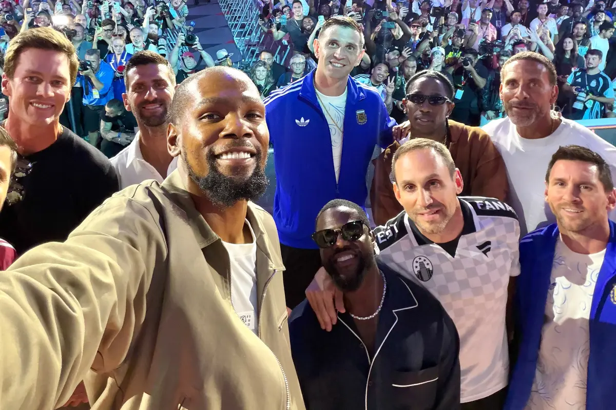 Kevin Durant ignores Lionel Messi and Argentine soccer players at Fanatics Fest