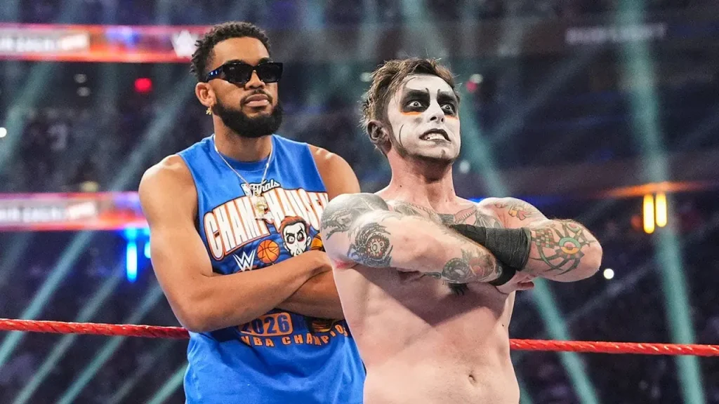 Knicks players participate in WWE storylines at Saturday Night's Main Event