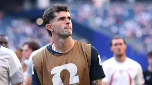 LA Galaxy coach Greg Vanney comments on Team USA's naivety and discusses Christian Pulisic's difficulties.