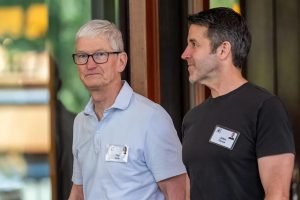 Leading analyst adjusts Apple stock price forecast before earnings report