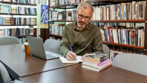 Learning several languages might delay brain aging by several years, research shows.