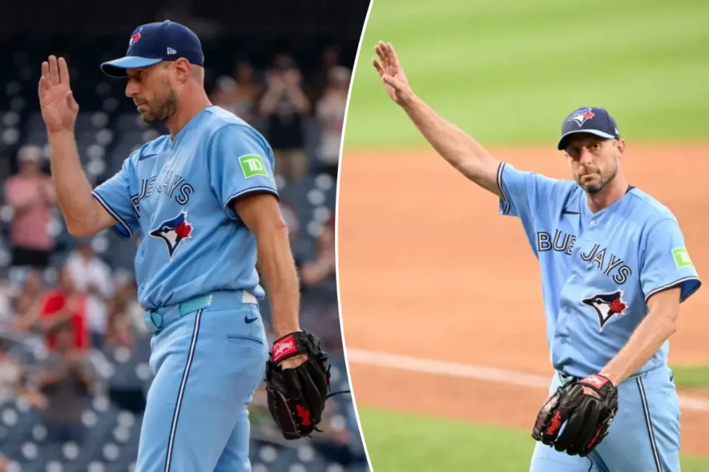 Max Scherzer receives two rounds of applause from Nationals supporters