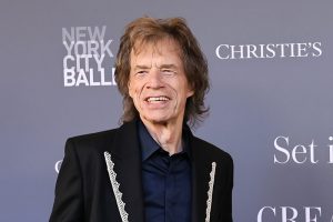 Mick Jagger: Artists need to refrain from delivering political messages during performances.
