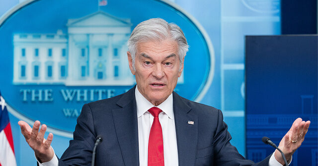 Milwaukee Coffee Shop Addresses Backlash Over Staff Photo with Dr. Oz