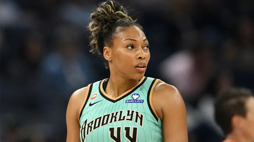 Mysterious sneaker causes Liberty player to be thrown out in strange ending that astounds WNBA fans