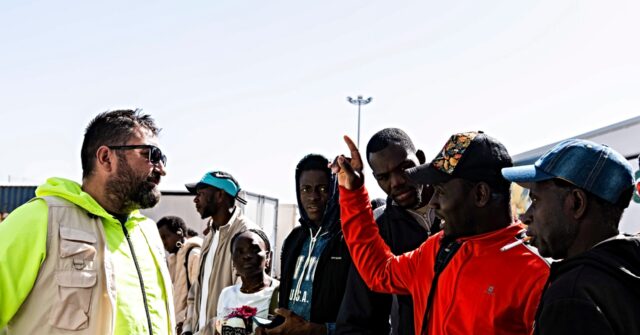Nearly 300 Detained Undocumented Migrants in Spain Request Widespread Amnesty