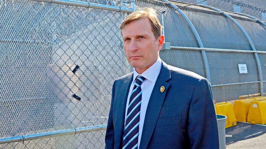 New York Democrat's sanctuary city argument clashes with DHS information