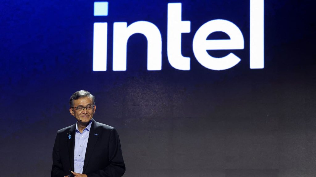 Our recommendations for investors intending to take advantage of dips in fluctuating AI stocks