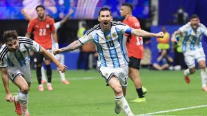 Passenger on plane gains attention for streaming Argentina's incredible World Cup comeback for everyone onboard