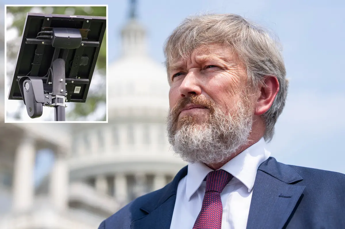 Proposed legislation seeks to prohibit federal funding for cities and police departments that utilize disputed Flock Safety cameras.