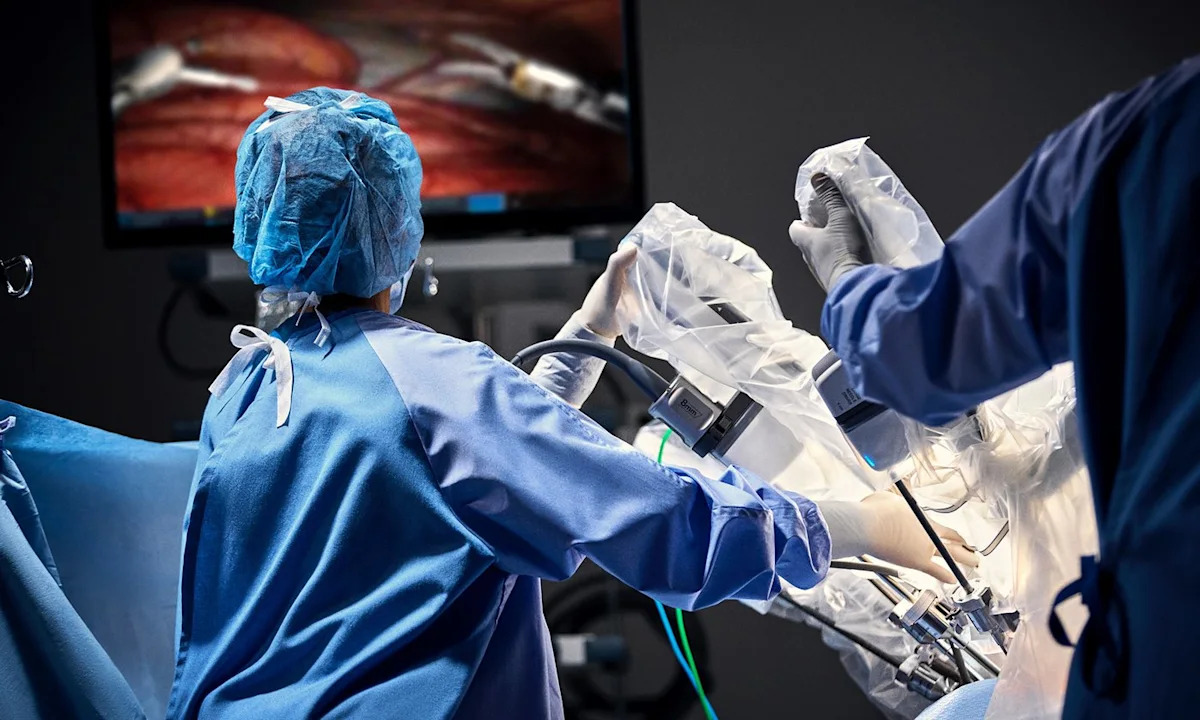 Reasons for the Decline in Intuitive Surgical Stock This Week