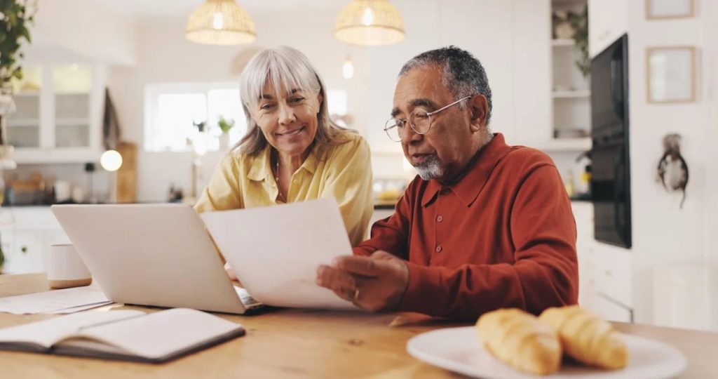 Retirees Have an 11-Year Opportunity to Switch to a Roth at Low Rates, but On Average Convert Nothing.