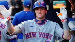 Royals fall apart with 3 mistakes as Mets' Carson Benge hits a Little League home run to start the game against KC