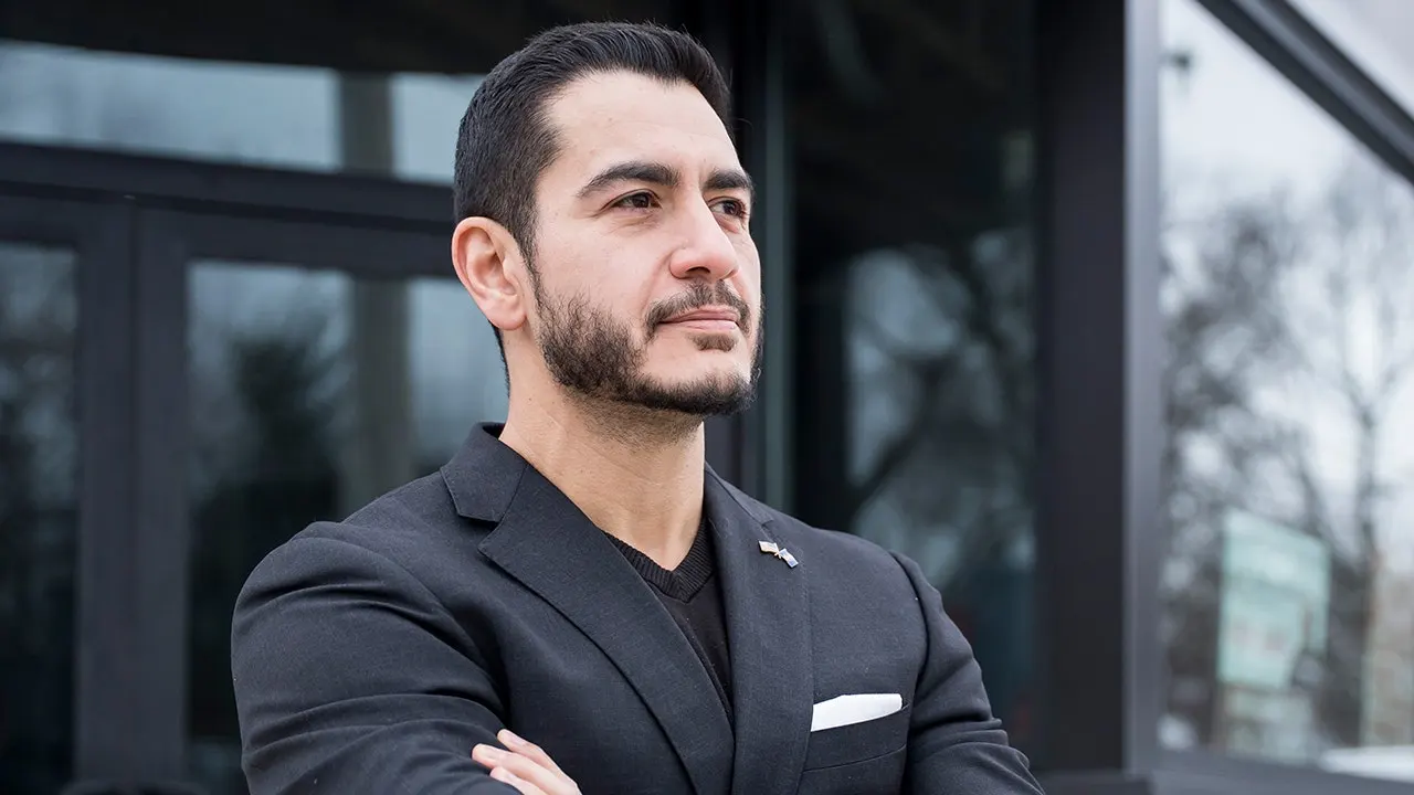Senator Tina Smith supports candidate Abdul El-Sayed for the US Senate position.