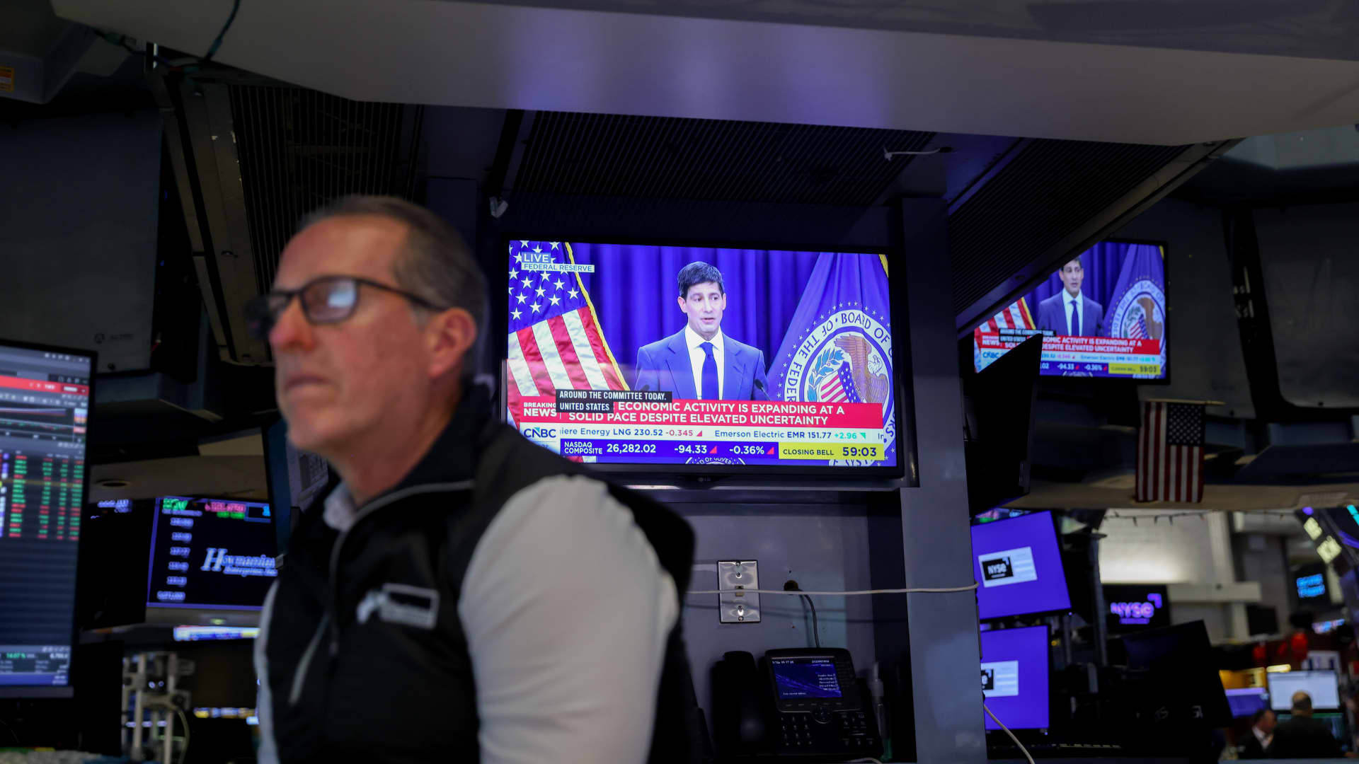 S&P 500 futures remain steady as traders consider rising oil prices following an attempted attack from Iran: Live updates.