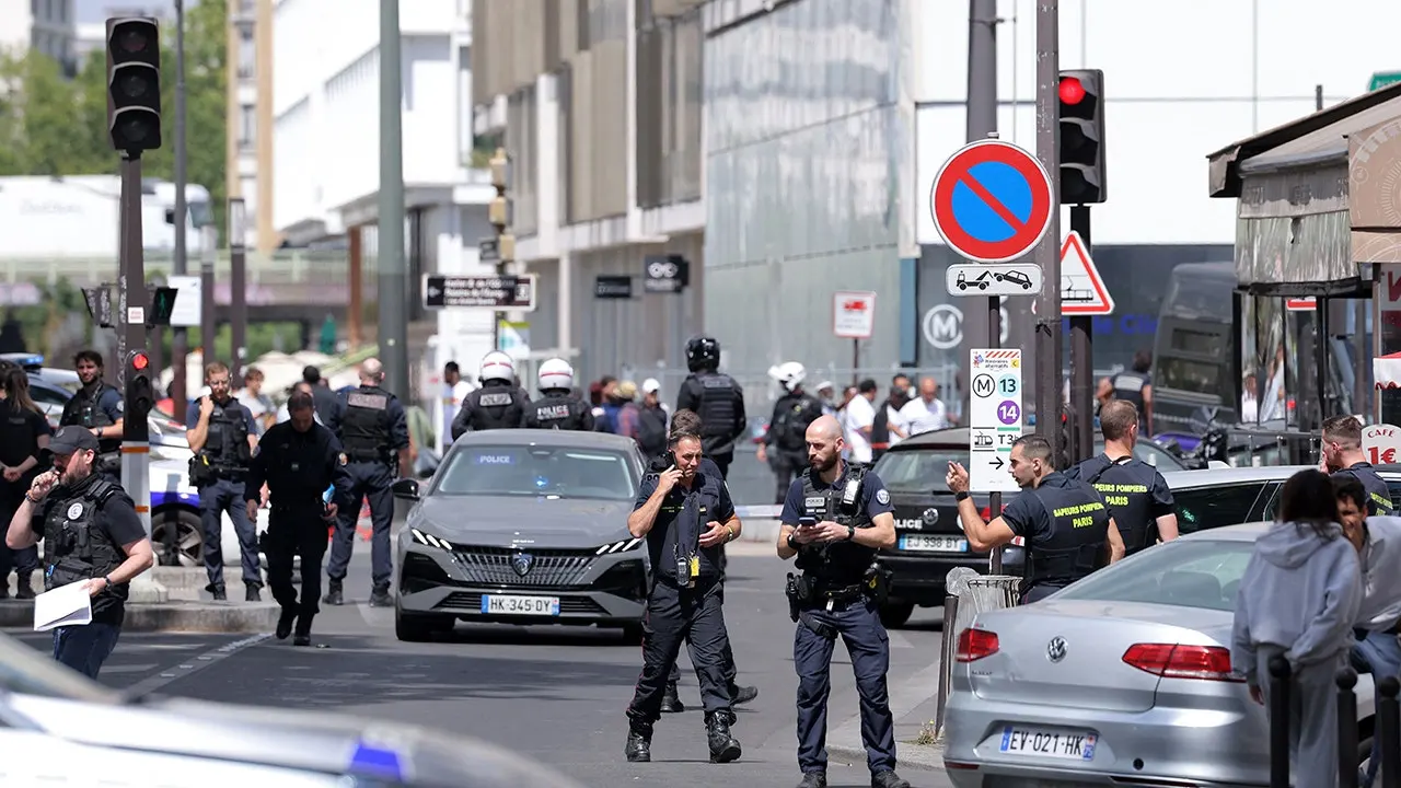 Stabbing suspect in Paris reportedly shouts Islamic phrase after assault