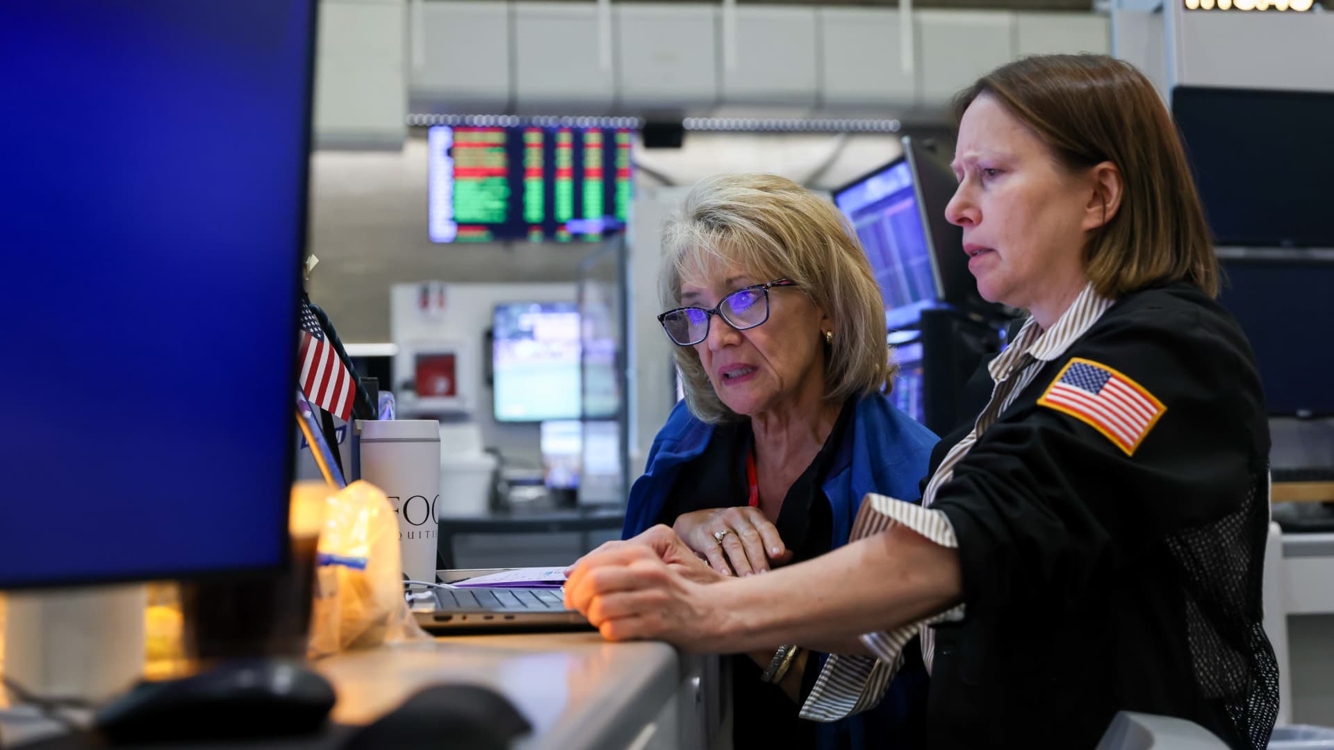 Stock futures remain mostly stable after the Dow records two consecutive gains: Live updates