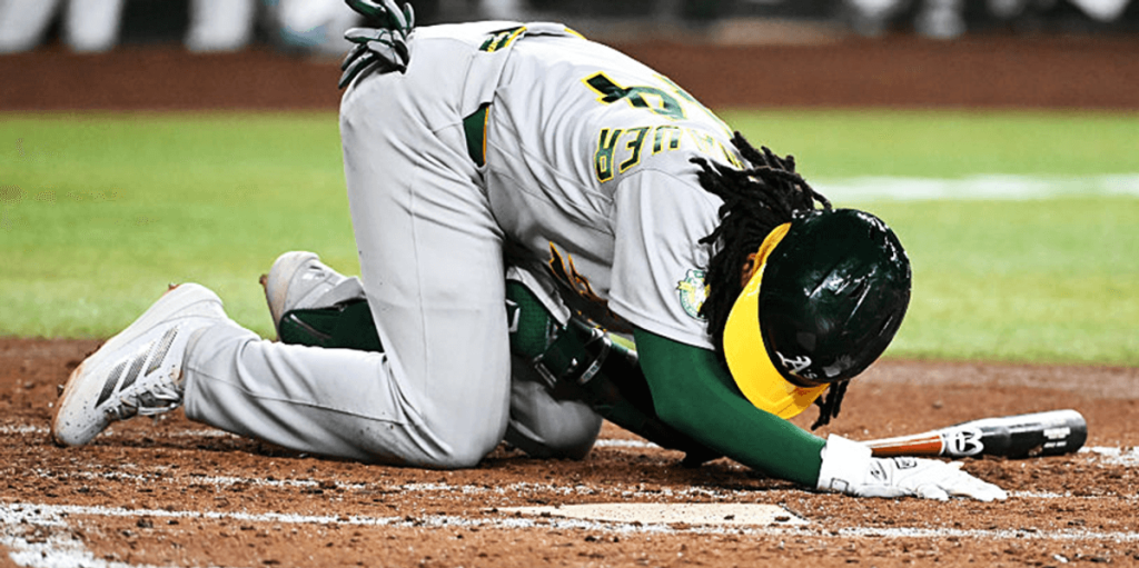 Video: MLB player injures his testicle during the game and surprises his manager with his next move