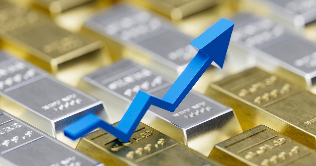 What direction will silver and gold prices take this August? Experts provide insights.