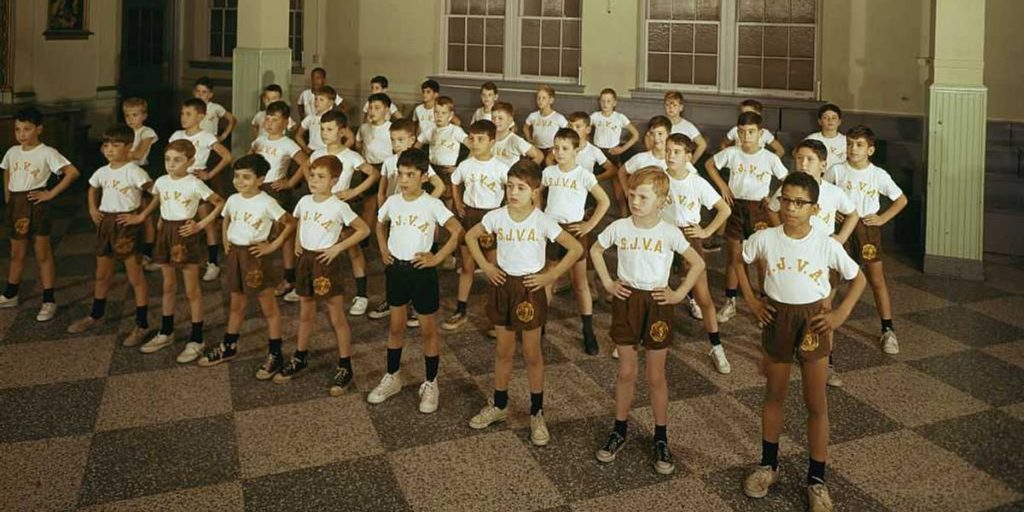 What is lacking in the resurgence of classical education