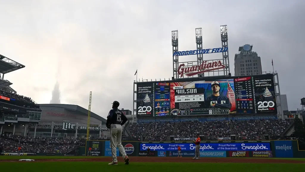 Wildfire smoke in Canada causes MLB game delays and roof closings