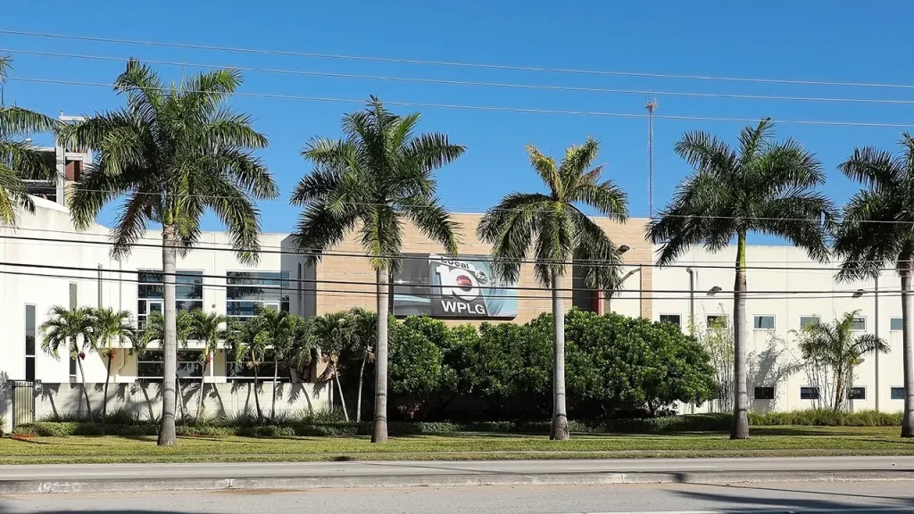 WPLG's news chief Bill Pohovey criticizes staff for their social media activity