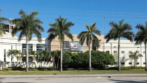 WPLG's news chief Bill Pohovey criticizes staff for their social media activity