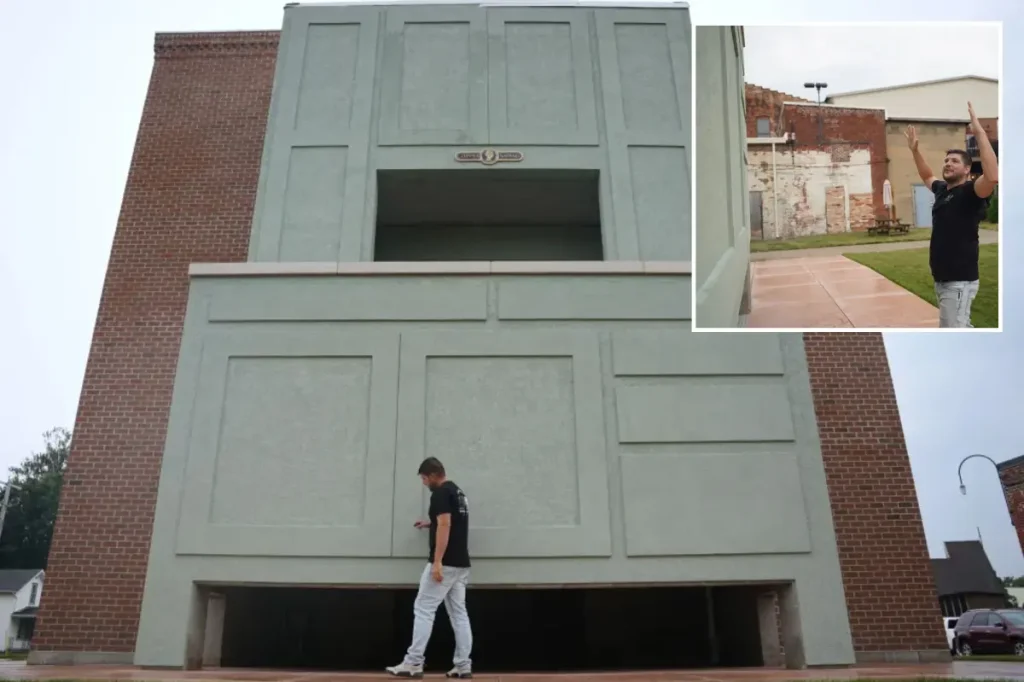 30-Foot Cabinet in Indiana Pays Tribute to Hoosier Manufacturing Co.
