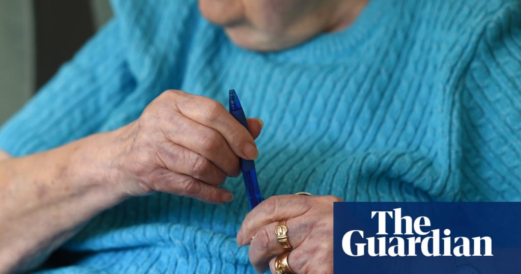 A long-term study indicates that statins may lower the risk of dementia by as much as 15%.