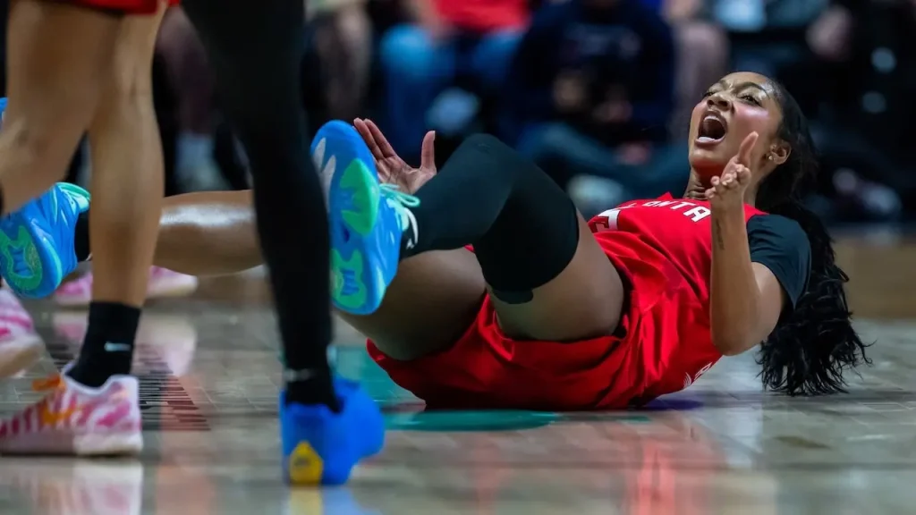 Angel Reese hit in the face by Aaliyah Edwards, struggles with shooting in Dream victory