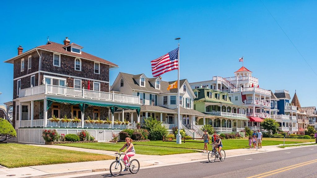 Cape May establishes a beach curfew for minors due to worries about underage drinking