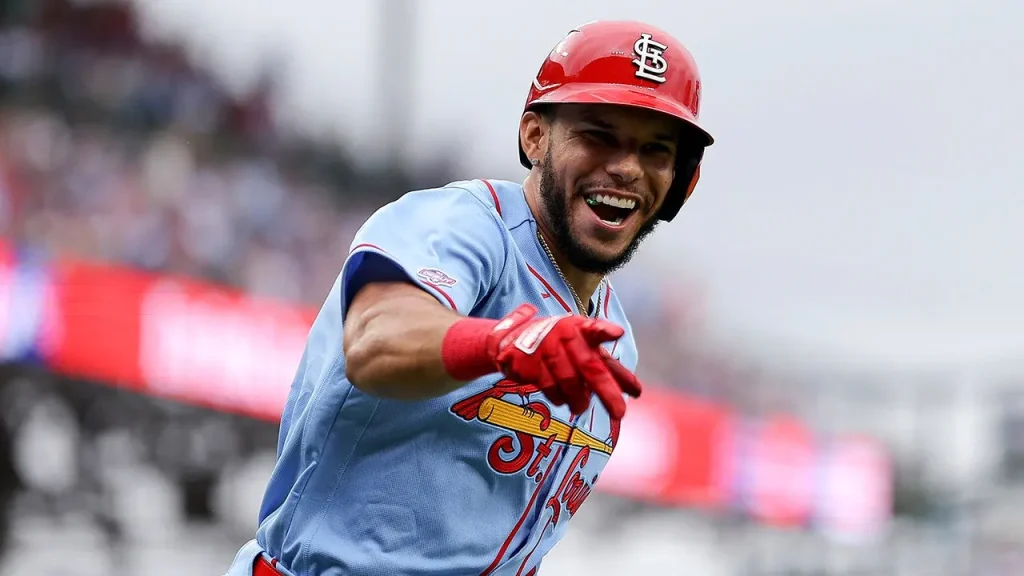 Cardinals newcomer Joshua Báez hits a 450-foot home run on his first pitch