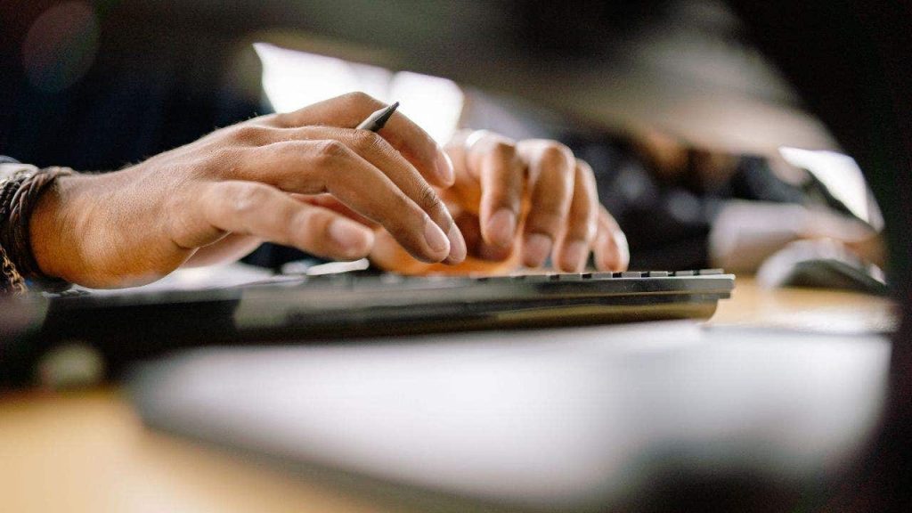 Claude AI agent takes advantage of gym booking API vulnerability to eliminate waitlist user.