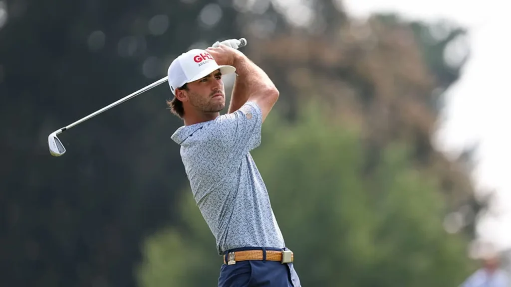 College golfer causes surprise in US Amateur while facing the challenge of having only one extra golf ball.