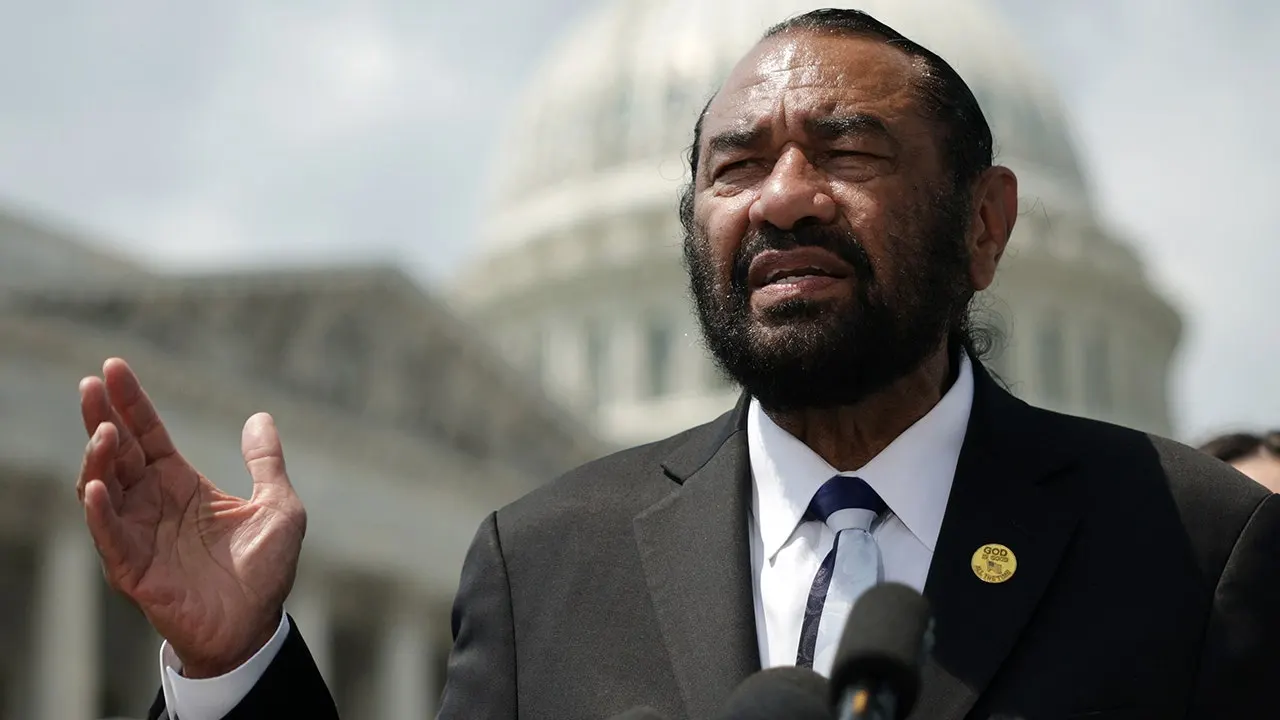 Democratic Representative Al Green submits an impeachment proposal against Trump