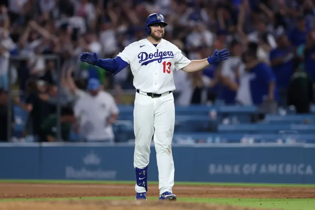 Dodgers come back for a thrilling walk-off victory with Max Muncy as the standout player
