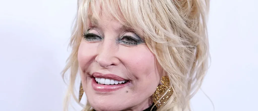 Everyone Anticipated Dolly Parton Winning an Oscar in 2006. When a Rap Group Surprised Everyone Instead, Dolly Parton Revealed Her True Self.