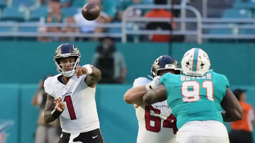 Falcons quarterback Tua Tagovailoa faces boos from Dolphins fans as Miami deals with the consequences of a broken relationship.