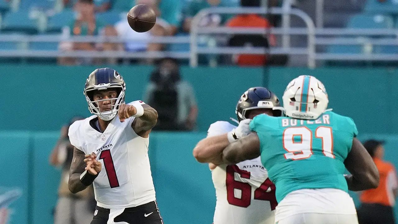 Falcons quarterback Tua Tagovailoa faces boos from Dolphins fans as Miami deals with the consequences of a broken relationship.