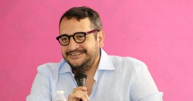 Former Mexican President AMLO's son has his U.S. visa revoked, insists on his innocence, and labels Marco Rubio a tyrant.