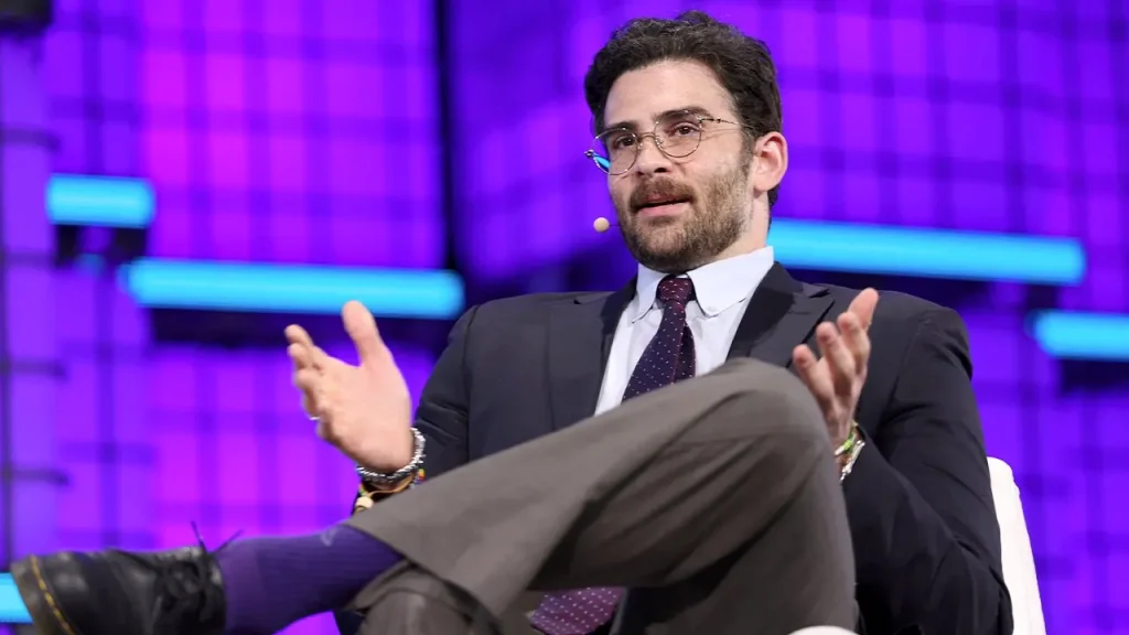 Hasan Piker asserts that Israel should not exist, comparing it to Nazi Germany.