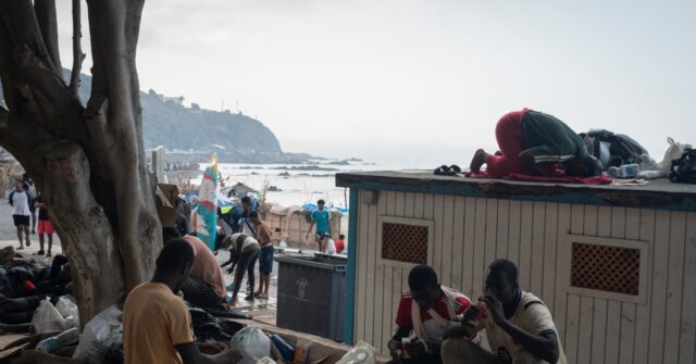 Images: Thousands of Unauthorized Migrants Create Shanties on Ceuta Beach