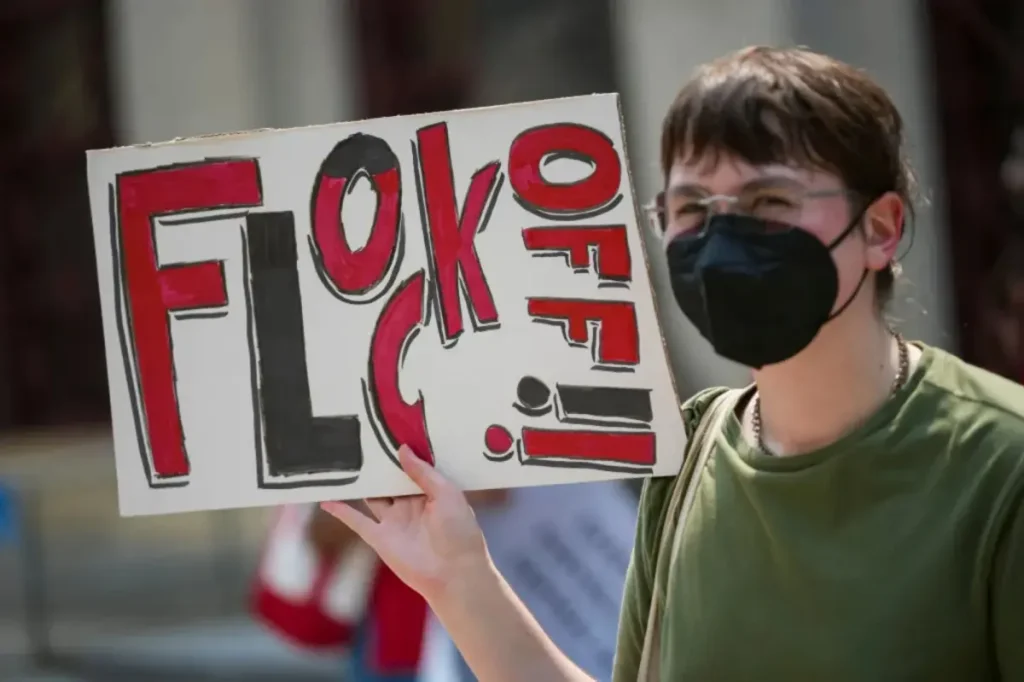Increasing anti-Flock movement bringing together Democrats and Republicans