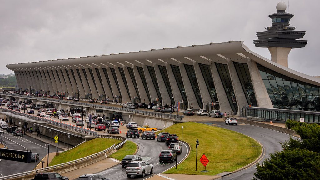 Man from Virginia escapes the US during 48-hour hospital leave following murder case