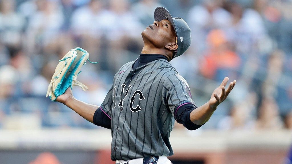 Mets' Jefry Yan, famous for his exciting strikeout celebration, does it too early in a funny mistake.
