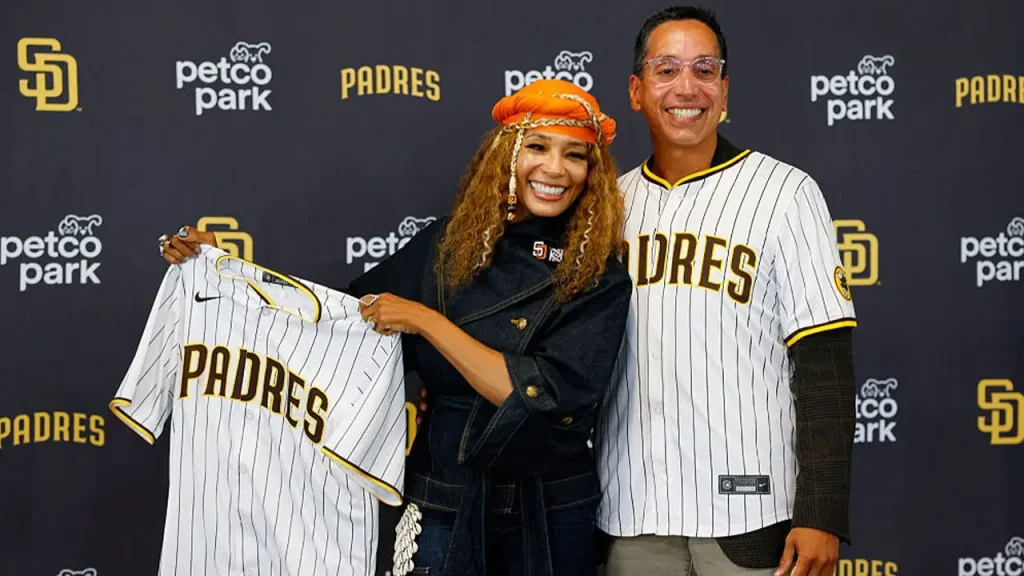 New Padres owner Kwanza Jones delivers an unforgettable presentation at the introductory press conference