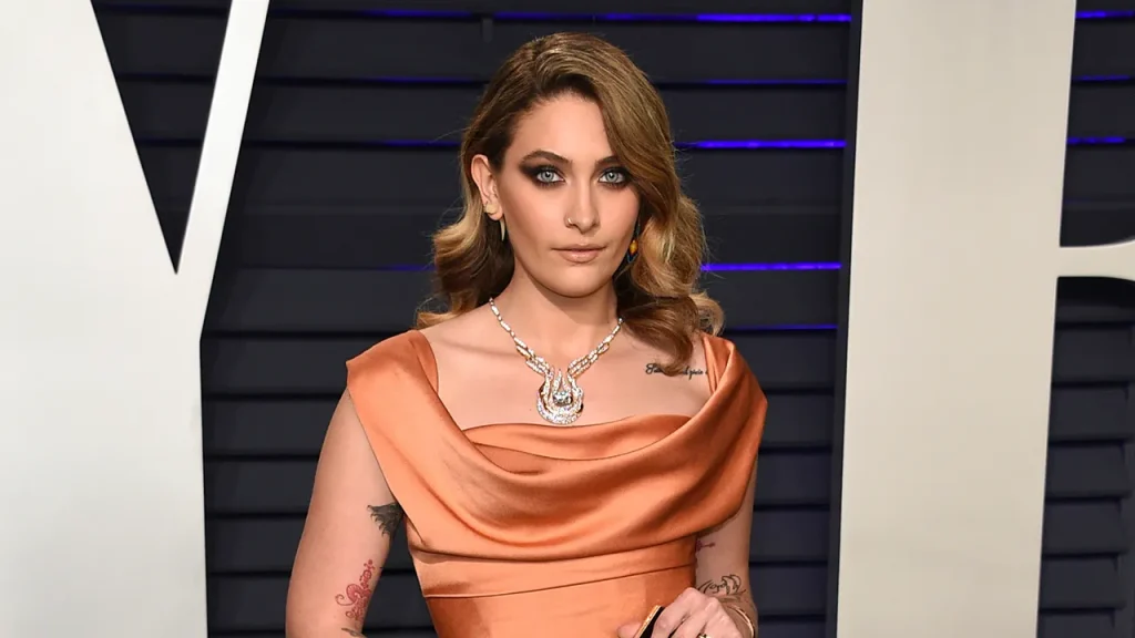 Paris Jackson reveals that Michael Jackson had children wear masks in public